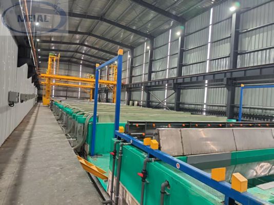 좋은 가격 5-50μm 코팅 및 가변 전압을 갖춘 양극 산화 라인 온라인으로