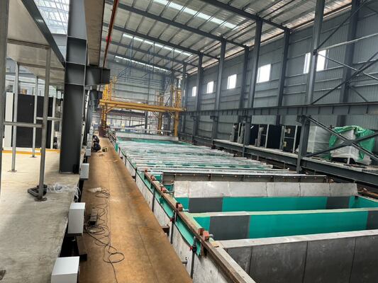 좋은 가격 1000 T/month 수동 애노딩 생산 라인 6500mm 최대 프로필 길이와 8-12μm 필름 두께 온라인으로