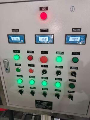 좋은 가격 500T/M 용량과 10-12μm 필름 두께의 6061-6063 알루미늄 합금용 자동 수평 애노딩 라인 온라인으로