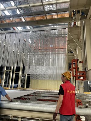 좋은 가격 1500T/M 완전 자동 알루미늄 양극 산화 생산 라인 (10-15µm 필름 두께, 수직 로딩 방식, 태양광 PV 프레임용) 온라인